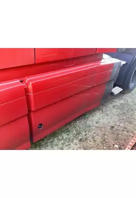 Volvo VNL Fairing (Side)