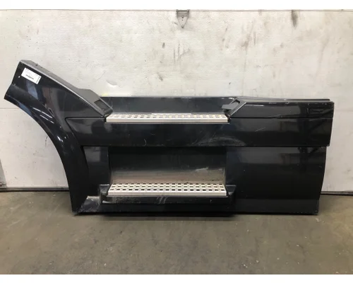 Volvo VNL Fairing (Side)