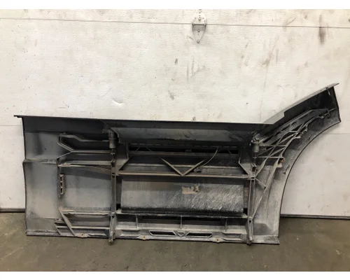 Volvo VNL Fairing (Side)