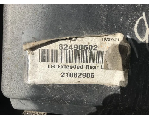 Volvo VNL Fairing (Side)