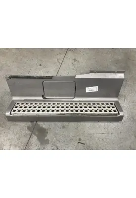 Volvo VNL Fairing (Side)