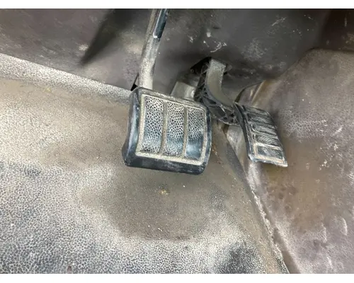 Volvo VNL Foot Control Pedal (all floor pedals)