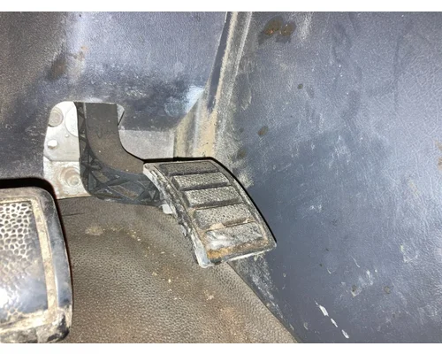 Volvo VNL Foot Control Pedal (all floor pedals)