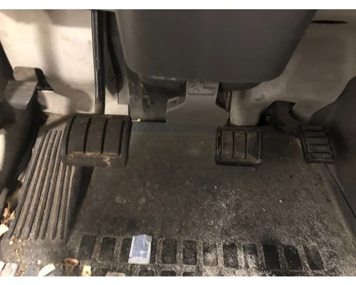 Volvo VNL Foot Control Pedal (all floor pedals)