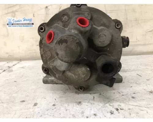 Volvo VNL Fuel Filter Assembly