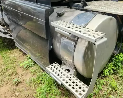 Volvo VNL Fuel Tank