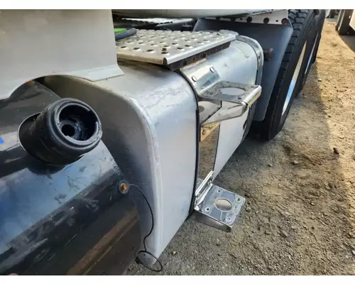 Volvo VNL Fuel Tank