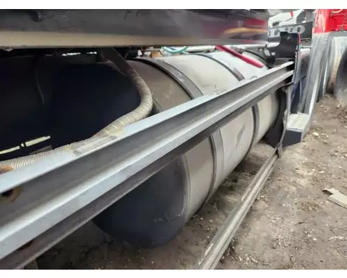 Volvo VNL Fuel Tank