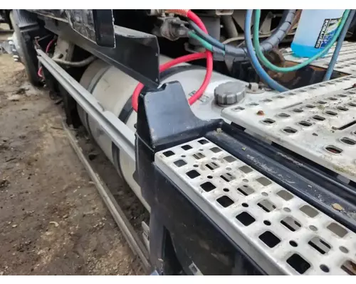 Volvo VNL Fuel Tank