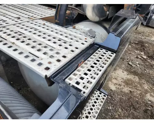 Volvo VNL Fuel Tank