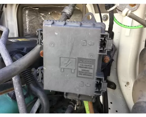 Volvo VNL Fuse Box