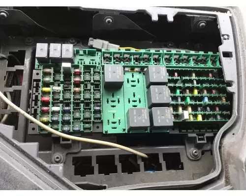 Volvo VNL Fuse Box