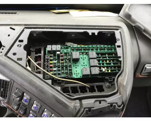 Volvo VNL Fuse Box