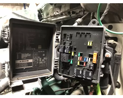 Volvo VNL Fuse Box