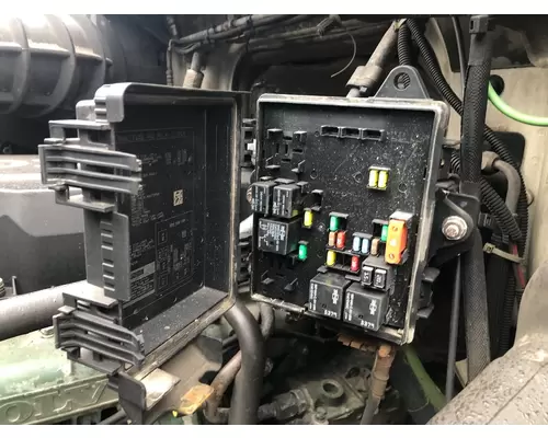 Volvo VNL Fuse Box