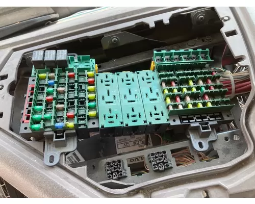 Volvo VNL Fuse Box