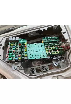 Volvo VNL Fuse Box