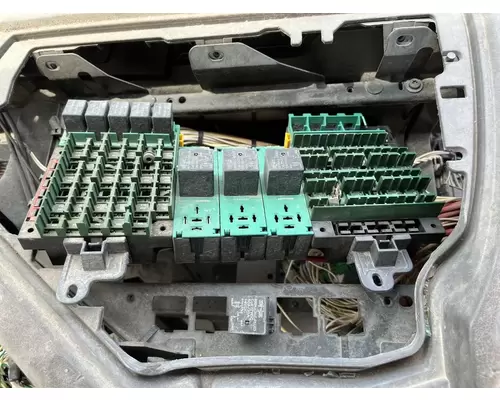 Volvo VNL Fuse Box