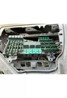 Volvo VNL Fuse Box