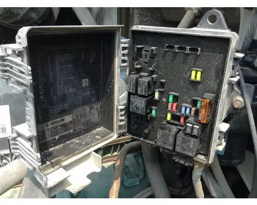 Volvo VNL Fuse Box