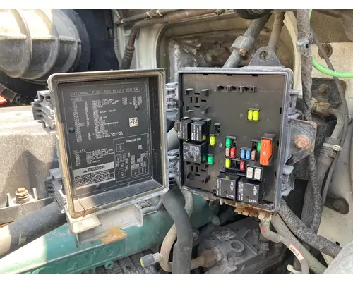 Volvo VNL Fuse Box