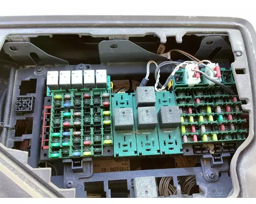 Volvo VNL Fuse Box