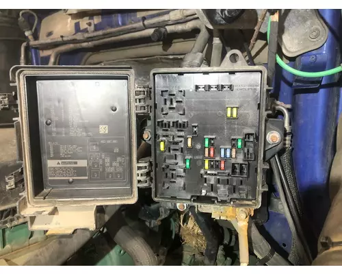 Volvo VNL Fuse Box