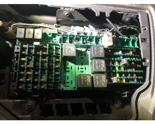 Volvo VNL Fuse Box