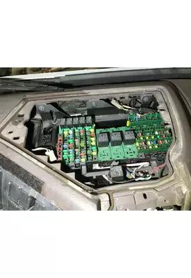 Volvo VNL Fuse Box