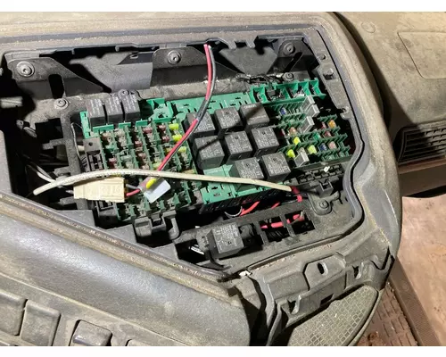 Volvo VNL Fuse Box