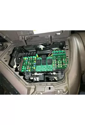 Volvo VNL Fuse Box