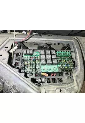 Volvo VNL Fuse Box