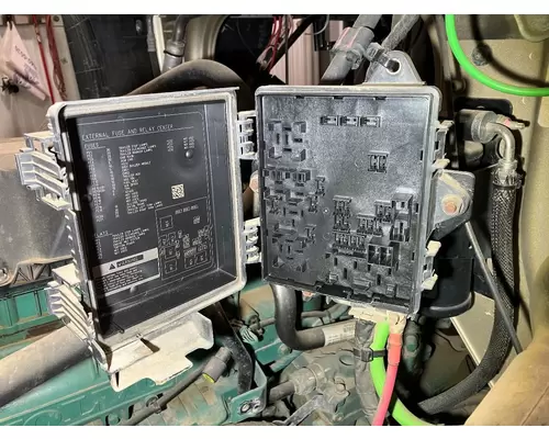 Volvo VNL Fuse Box