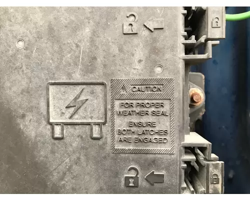 Volvo VNL Fuse Box