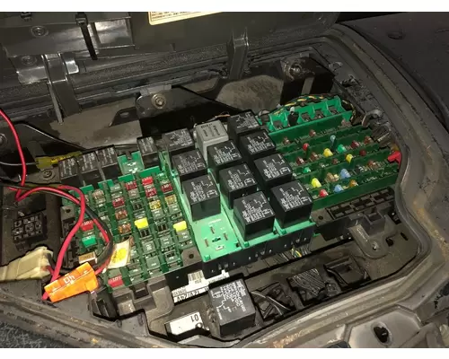 Volvo VNL Fuse Box