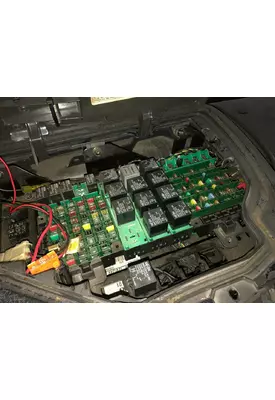 Volvo VNL Fuse Box