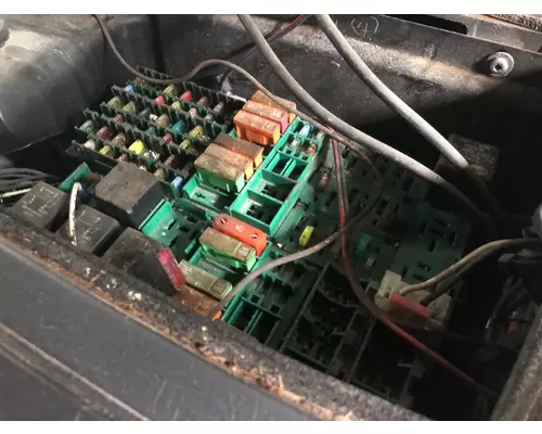 Volvo VNL Fuse Box