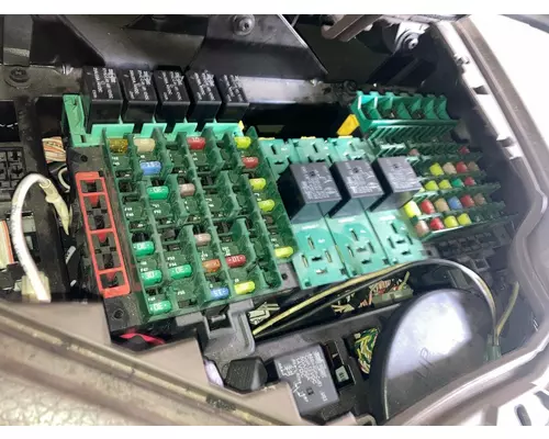 Volvo VNL Fuse Box