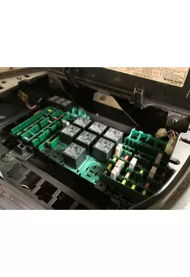 Volvo VNL Fuse Box