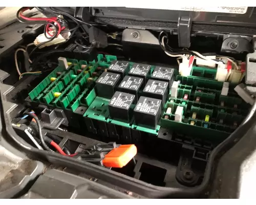 Volvo VNL Fuse Box