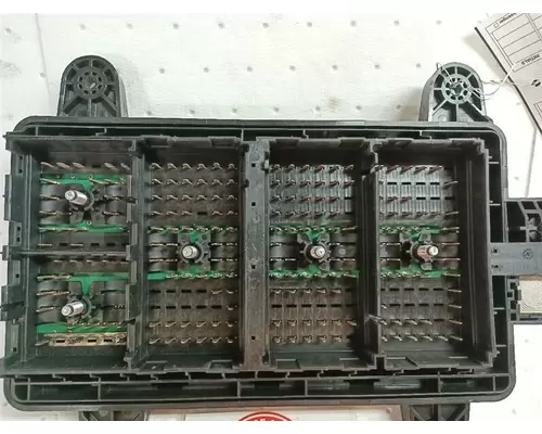 Volvo VNL Fuse Box