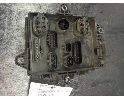 Volvo VNL Fuse Box