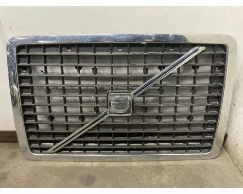 Volvo VNL Grille