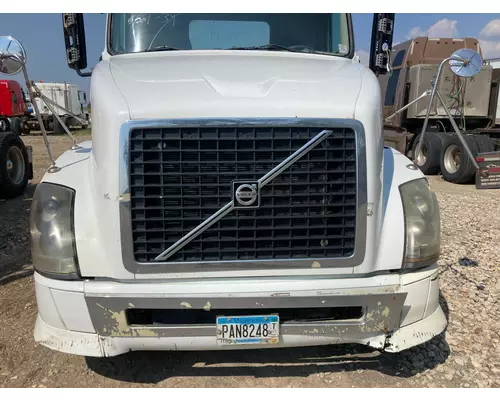 Volvo VNL Grille