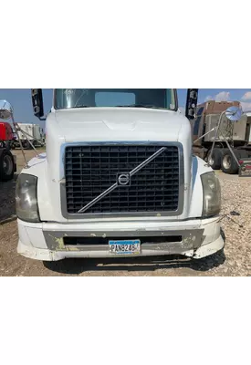 Volvo VNL Grille