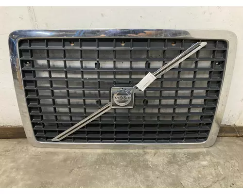 Volvo VNL Grille