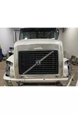 Volvo VNL Grille