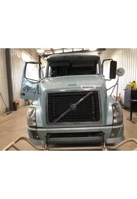 Volvo VNL Grille