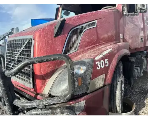 Volvo VNL Grille