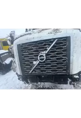 Volvo VNL Grille